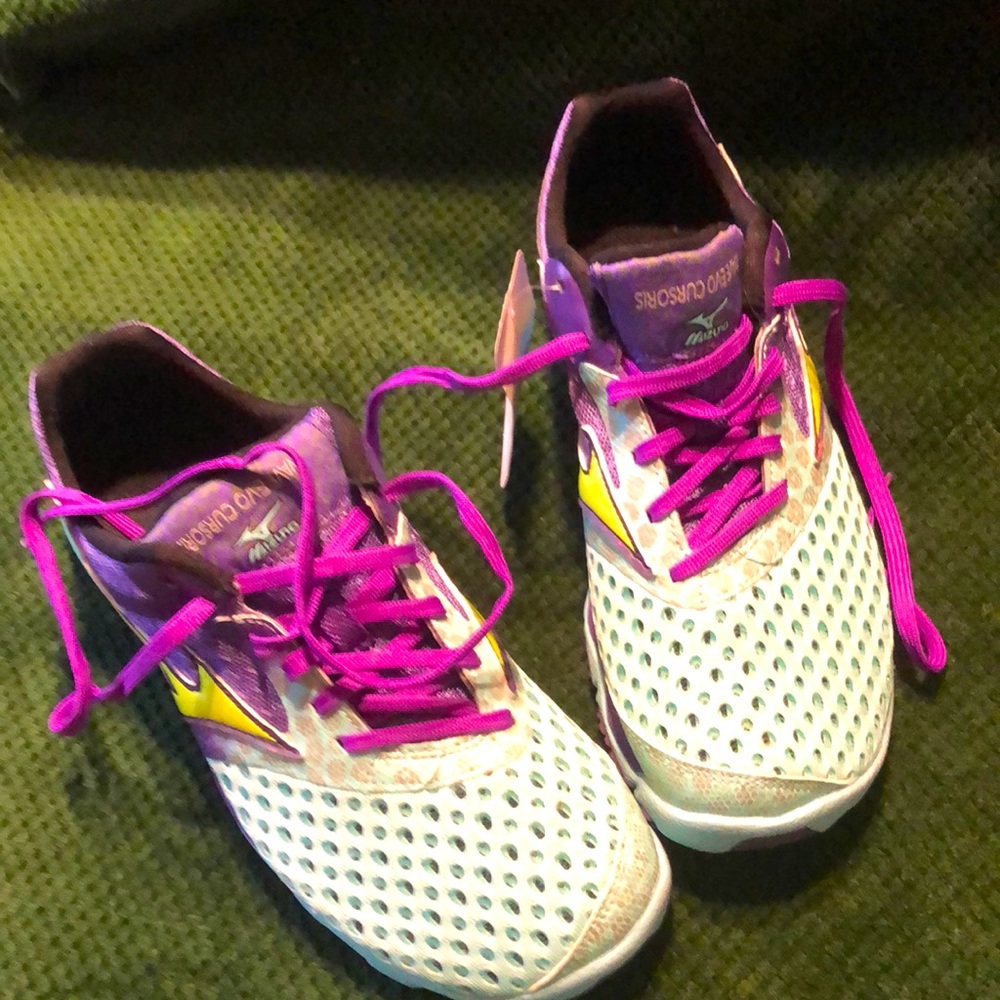 Mizuno Wave Evo Cursoris Dynamotion Fit women's running sneakers. Never worn